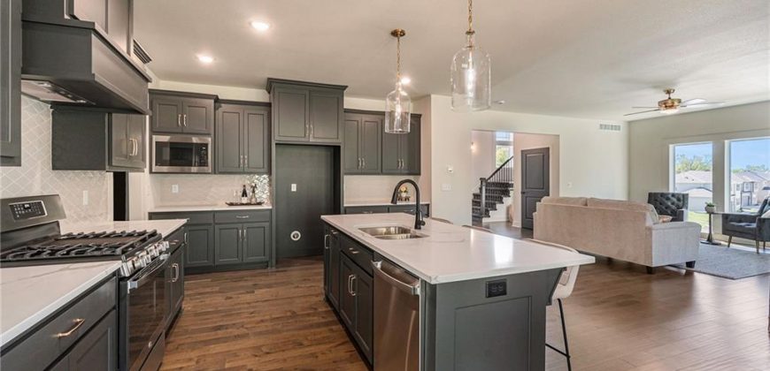 Homes for Sale in Parkville, MO 64152 | 7044  Glenn Lane