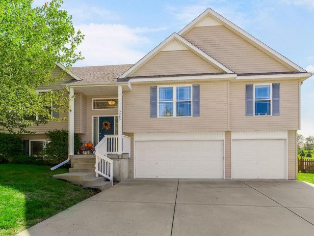 Homes for Sale in Platte City, MO 64079 | 15565 NW 127th Street
