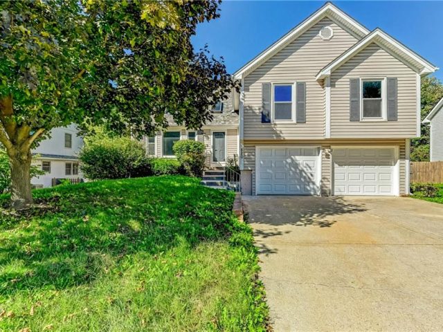 Homes for Sale in Liberty, MO 64068 | 820  Black Oak Drive