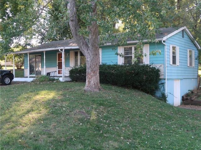 Homes for Sale in Kansas City, MO 64118 | 8220 N Kenwood Avenue