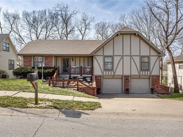 Homes for Sale in Liberty, MO 64068 | 628  Camelot Drive