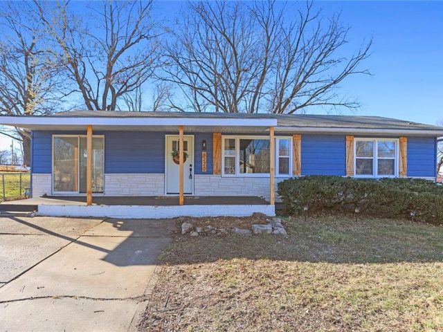 Homes for Sale in Kansas City, MO 64118 | 8220 N Kenwood Avenue