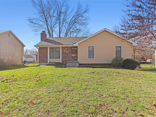 Homes for Sale in Pleasant Valley, MO 64068 | 8603  Linda Lane