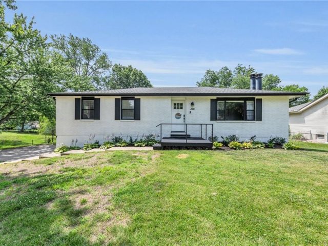 Homes for Sale in Kansas City, MO 64154 | 2501 NW 86th Street