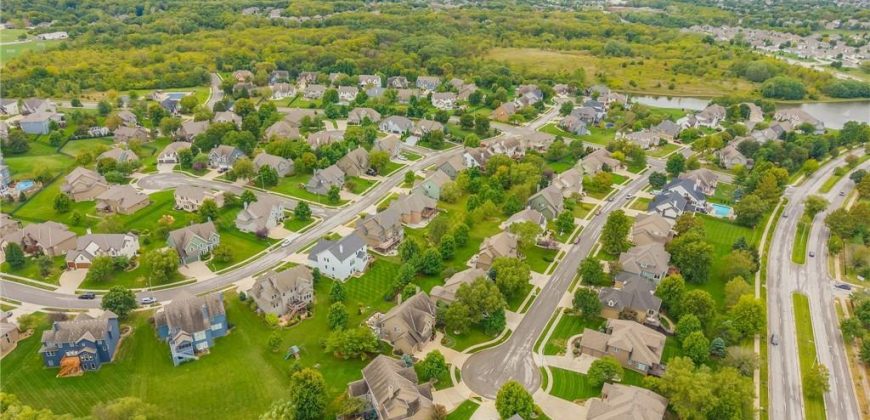 Homes for Sale in Kansas City, MO 64157 | 9623 N Crescent Court
