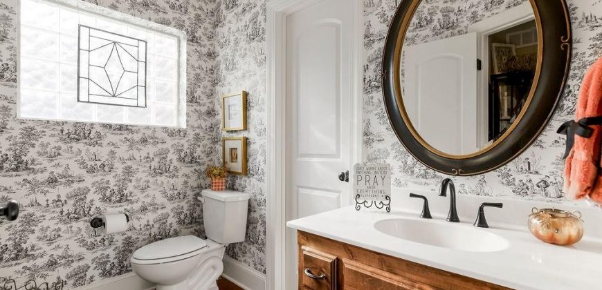 Homes for Sale in Lake Waukomis, MO 64151 | 631  North Shore Drive