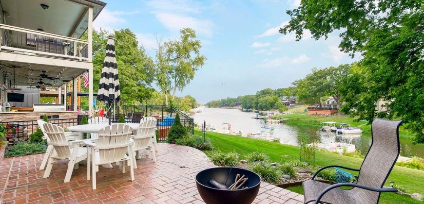 Homes for Sale in Lake Waukomis, MO 64151 | 631  North Shore Drive