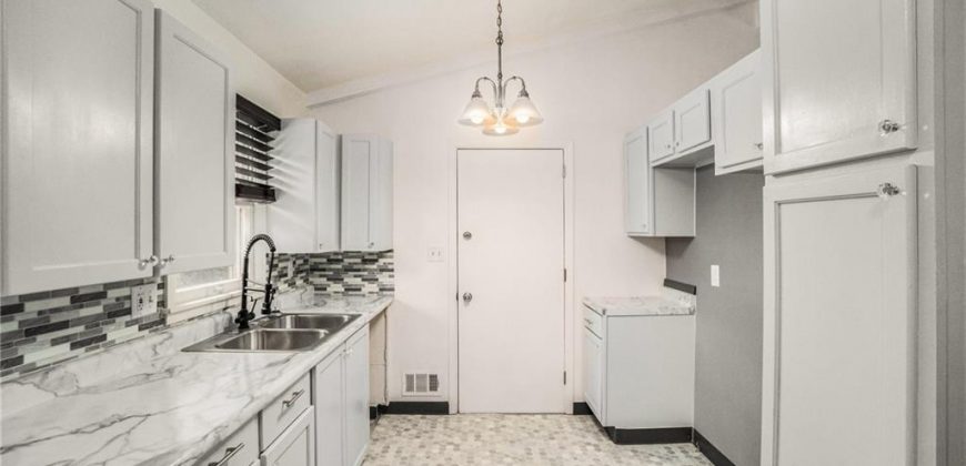 Homes for Sale in Liberty, MO 64068 | 215  Grant Street