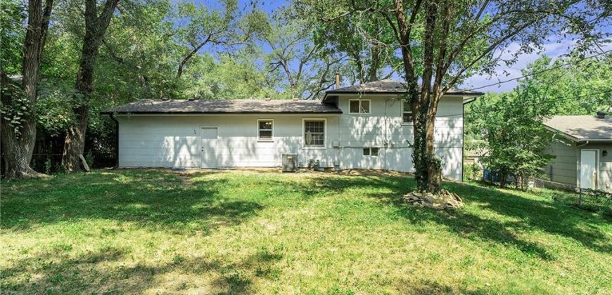 Homes for Sale in Liberty, MO 64068 | 215  Grant Street