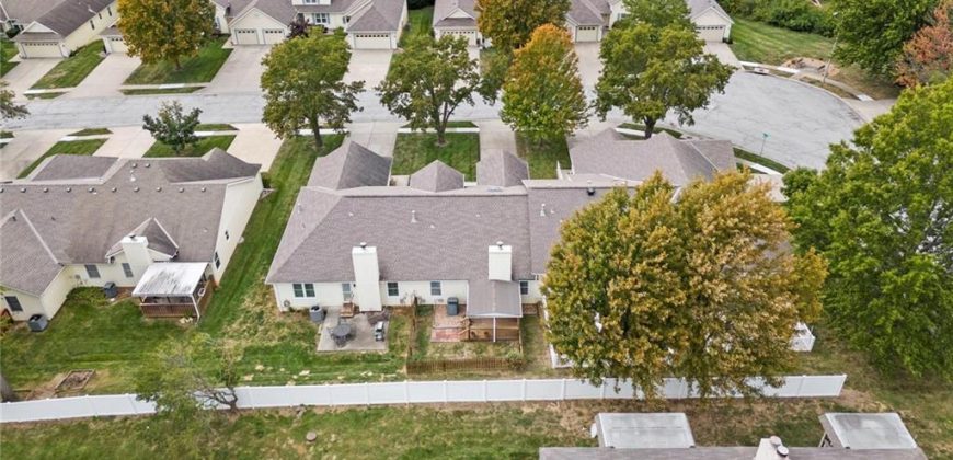 Homes for Sale in Gladstone, MO 64118 | 7093 N Garfield Avenue