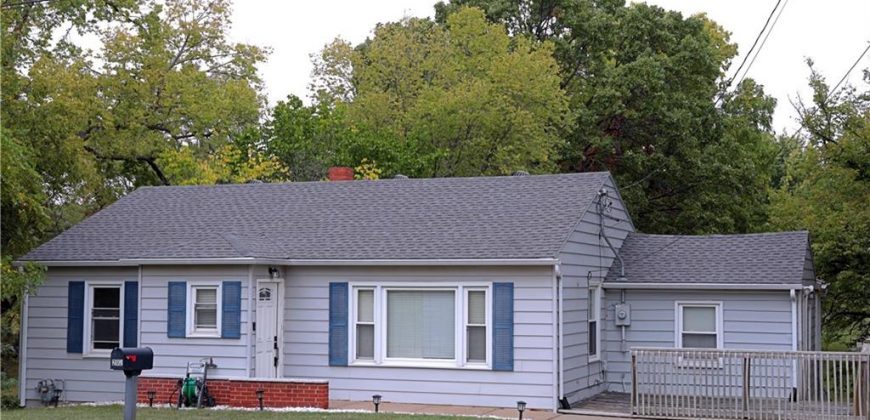 Homes for Sale in Gladstone, MO 64118 | 202  NE 76th Terrace