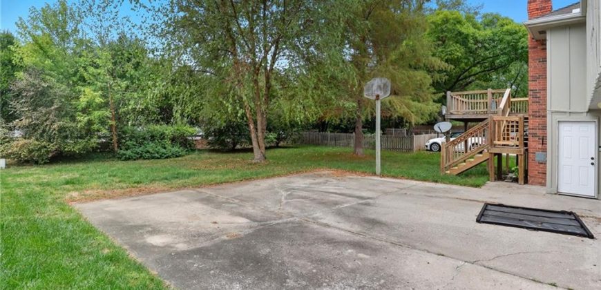 Homes for Sale in Liberty, MO 64068 | 862  Amesbury Avenue