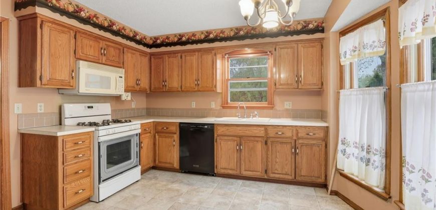 Homes for Sale in Liberty, MO 64068 | 862  Amesbury Avenue