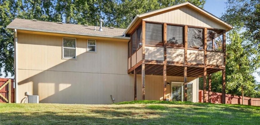 Homes for Sale in Kansas City, MO 64155 | 8900 N LATHROP Drive