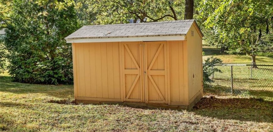 Homes for Sale in Kansas City, MO 64155 | 8900 N LATHROP Drive