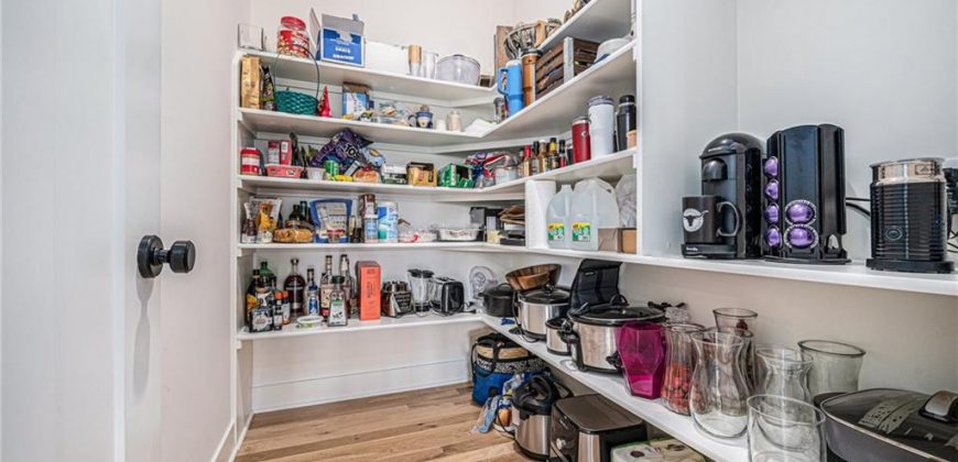 Homes for Sale in Parkville, MO 64152 | 5626  Thousand Oaks Drive