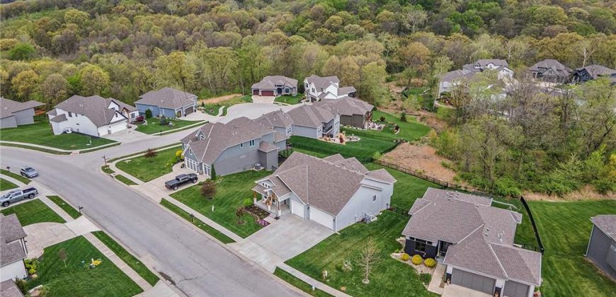 Homes for Sale in Parkville, MO 64152 | 5626  Thousand Oaks Drive