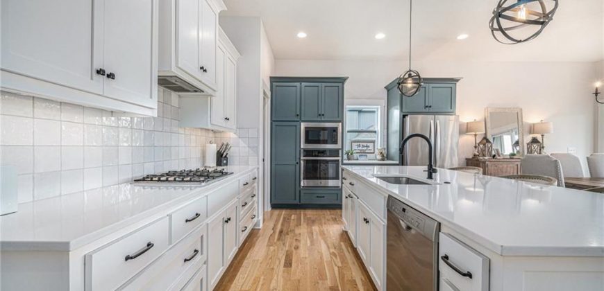 Homes for Sale in Parkville, MO 64152 | 5626  Thousand Oaks Drive