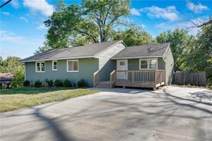 6512-NW-Rock Garden-Road-mls-2570737-image-1