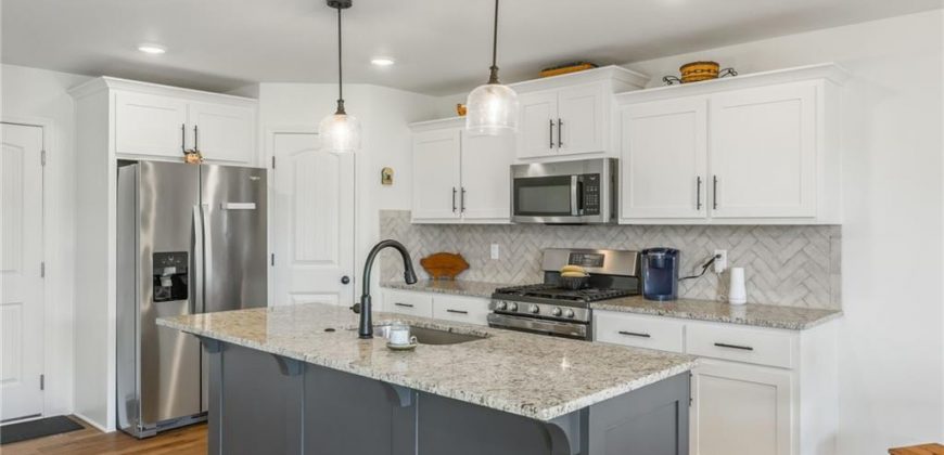 Homes for Sale in Kearney, MO 64060 | 1711  COTTONWOOD CREEK Avenue