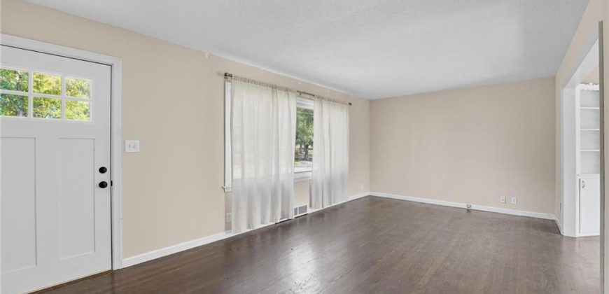 Homes for Sale in Gladstone, MO 64118 | 801 NE 76th Street