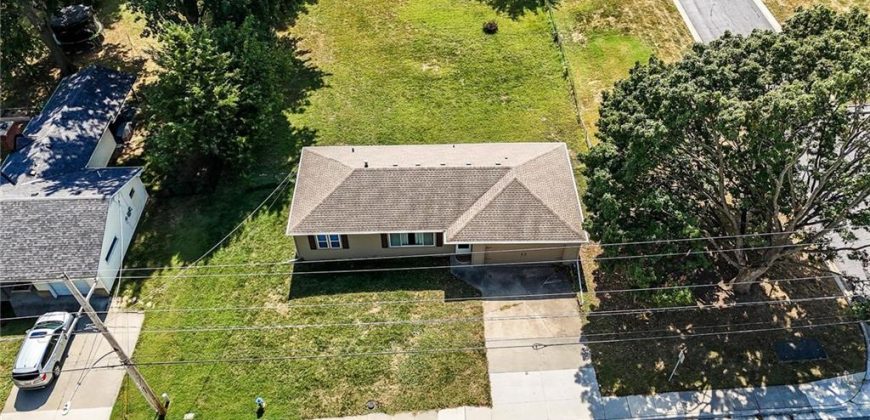 Homes for Sale in Gladstone, MO 64118 | 801 NE 76th Street