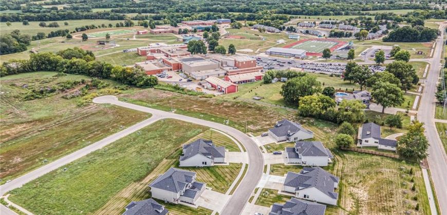 Homes for Sale in Smithville, MO 64089 | 707  Ridge Drive