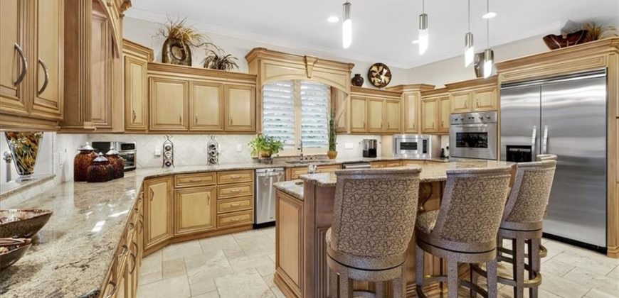 Homes for Sale in Parkville, MO 64152 | 6006  West Shore Court