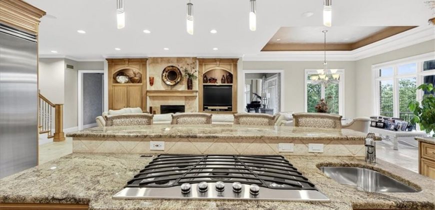 Homes for Sale in Parkville, MO 64152 | 6006  West Shore Court