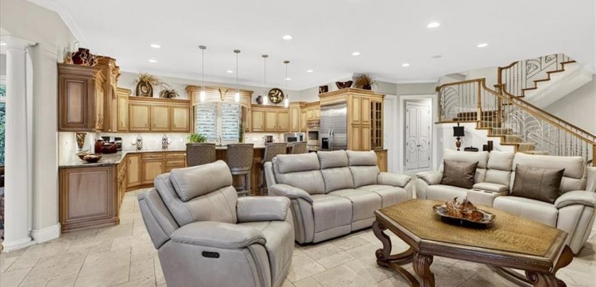 Homes for Sale in Parkville, MO 64152 | 6006  West Shore Court