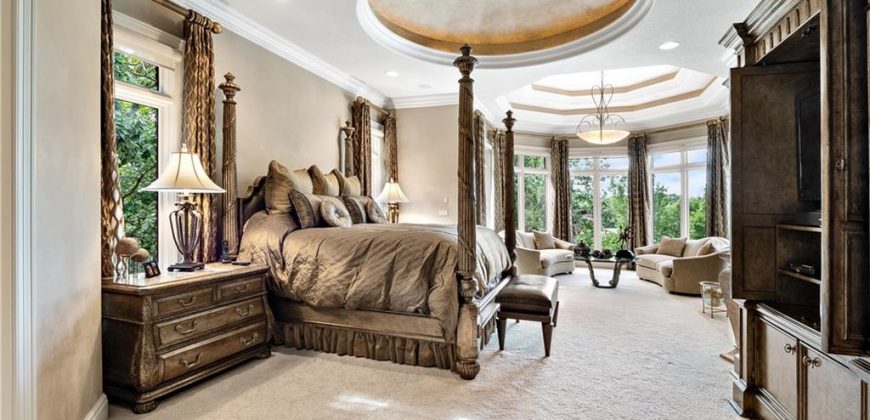 Homes for Sale in Parkville, MO 64152 | 6006  West Shore Court