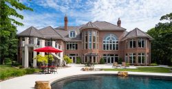 Homes for Sale in Parkville, MO 64152 | 6006  West Shore Court