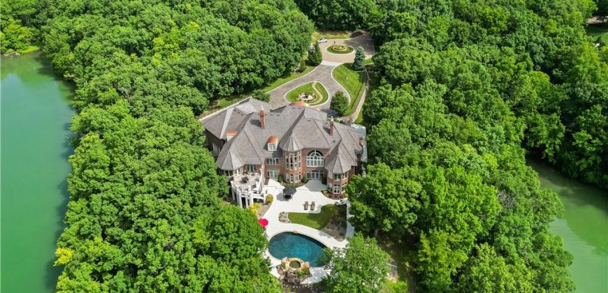 Homes for Sale in Parkville, MO 64152 | 6006  West Shore Court