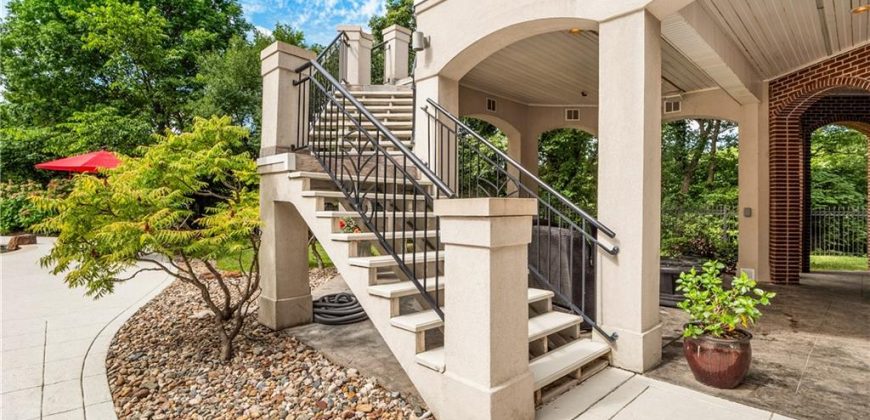 Homes for Sale in Parkville, MO 64152 | 6006  West Shore Court