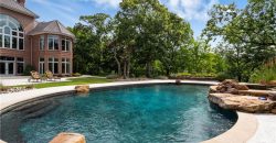 Homes for Sale in Parkville, MO 64152 | 6006  West Shore Court