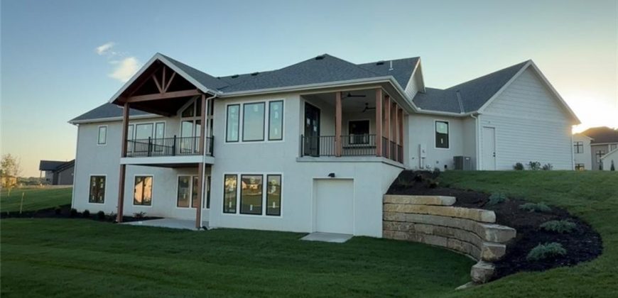 Homes for Sale in Parkville, MO 64152 | 7515 NW Fawn Circle