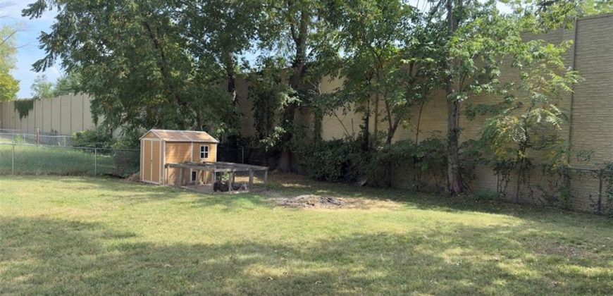 Homes for Sale in Claycomo, MO 64119 | 327 E Longfellow Street