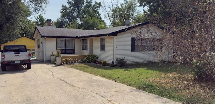 Homes for Sale in Claycomo, MO 64119 | 327 E Longfellow Street