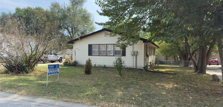 Homes for Sale in Claycomo, MO 64119 | 327 E Longfellow Street