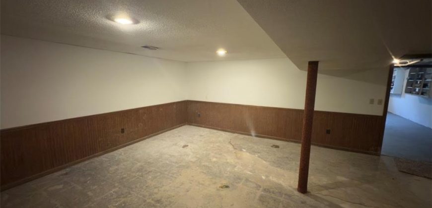 Homes for Sale in Claycomo, MO 64119 | 327 E Longfellow Street
