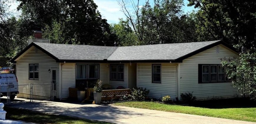 Homes for Sale in Claycomo, MO 64119 | 327 E Longfellow Street