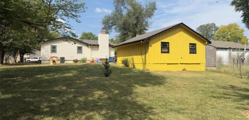 Homes for Sale in Claycomo, MO 64119 | 327 E Longfellow Street