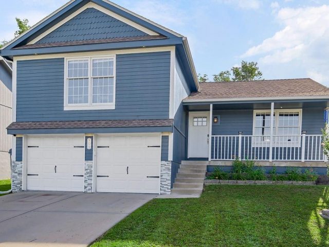 Homes for Sale in Kansas City, MO 64118 | 903 NW 62nd Terrace