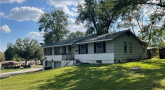 Homes for Sale in Kansas City, MO 64117 | 3237 NE 47th Terrace