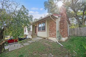 7609-NW-73rd-Street-mls-2579326-image-1