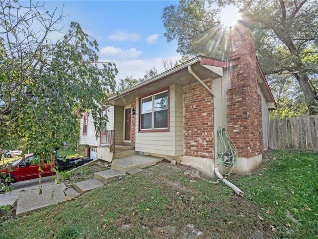 Homes for Sale in Kansas City, MO 64152 | 7609 NW 73rd Street