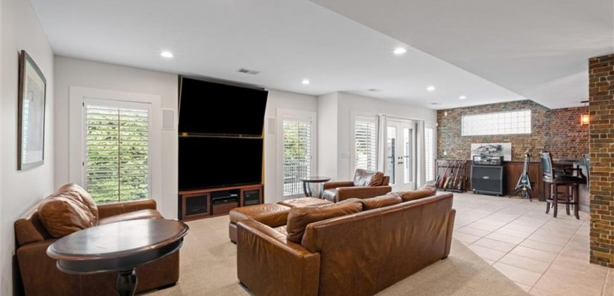 Homes for Sale in Parkville, MO 64152 | 8190  Shoreline Drive