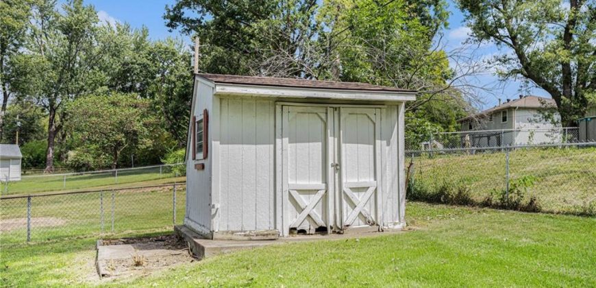 Homes for Sale in Liberty, MO 64068 | 1317  Park Lane