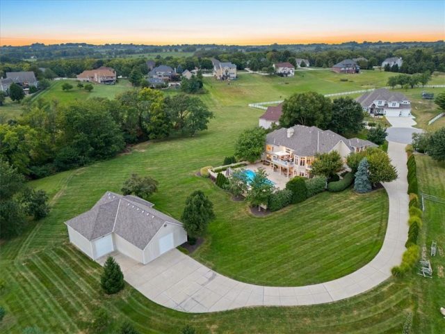 Homes for Sale in Kearney, MO 64060 | 16607 NE 121st Terrace