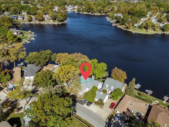 Homes for Sale in Lake Waukomis, MO 64151 | 1081  South Shore Drive